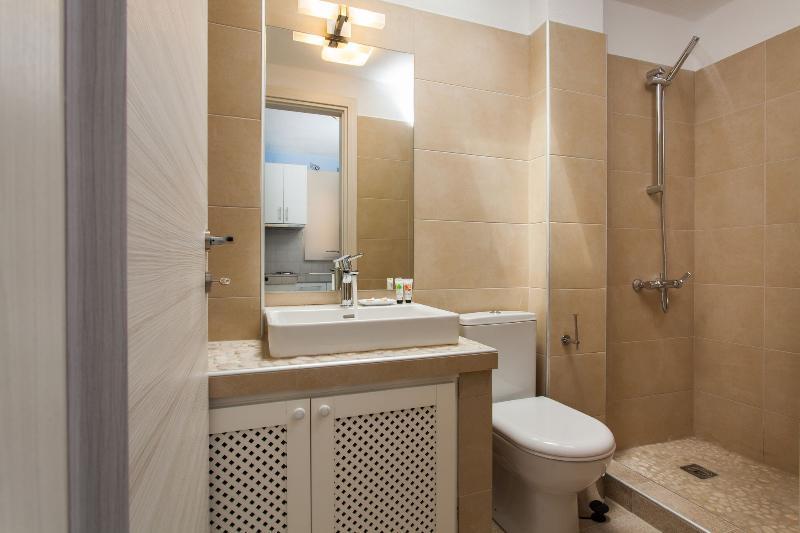 Elpiniki Luxury Apartments Nea Poteidaia Exterior photo